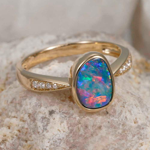 * 1 STELLAR REFLECTION 14KT YELLOW GOLD & DIAMOND AUSTRALIAN OPAL RING